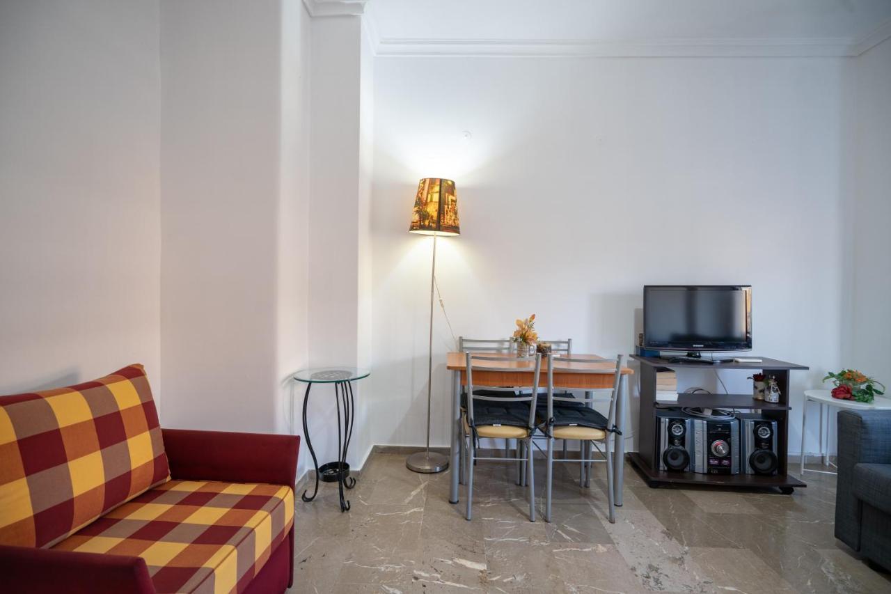 Dimotiko Theatro Metro St. 1 Bedroom 4 Pers. Flat Le Pirée Extérieur photo